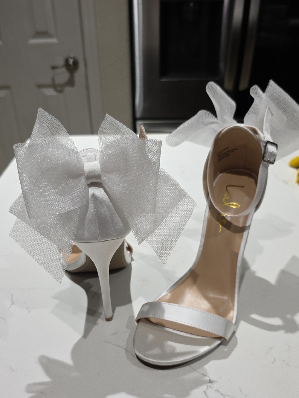Lulus White Bow-Back Stiletto Sandals - Women Size 9.5 - Picture 2 of 9